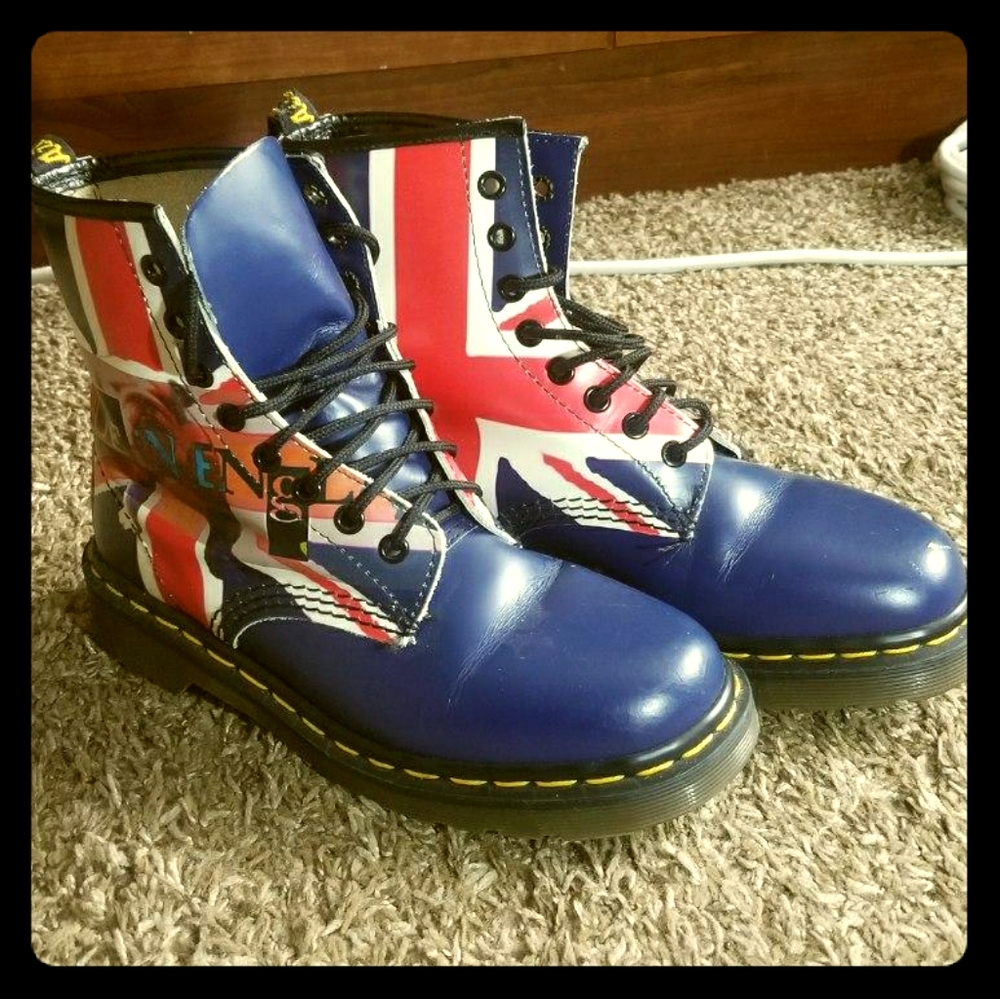 Dr. Martens 6.5 Limited Edition UK print